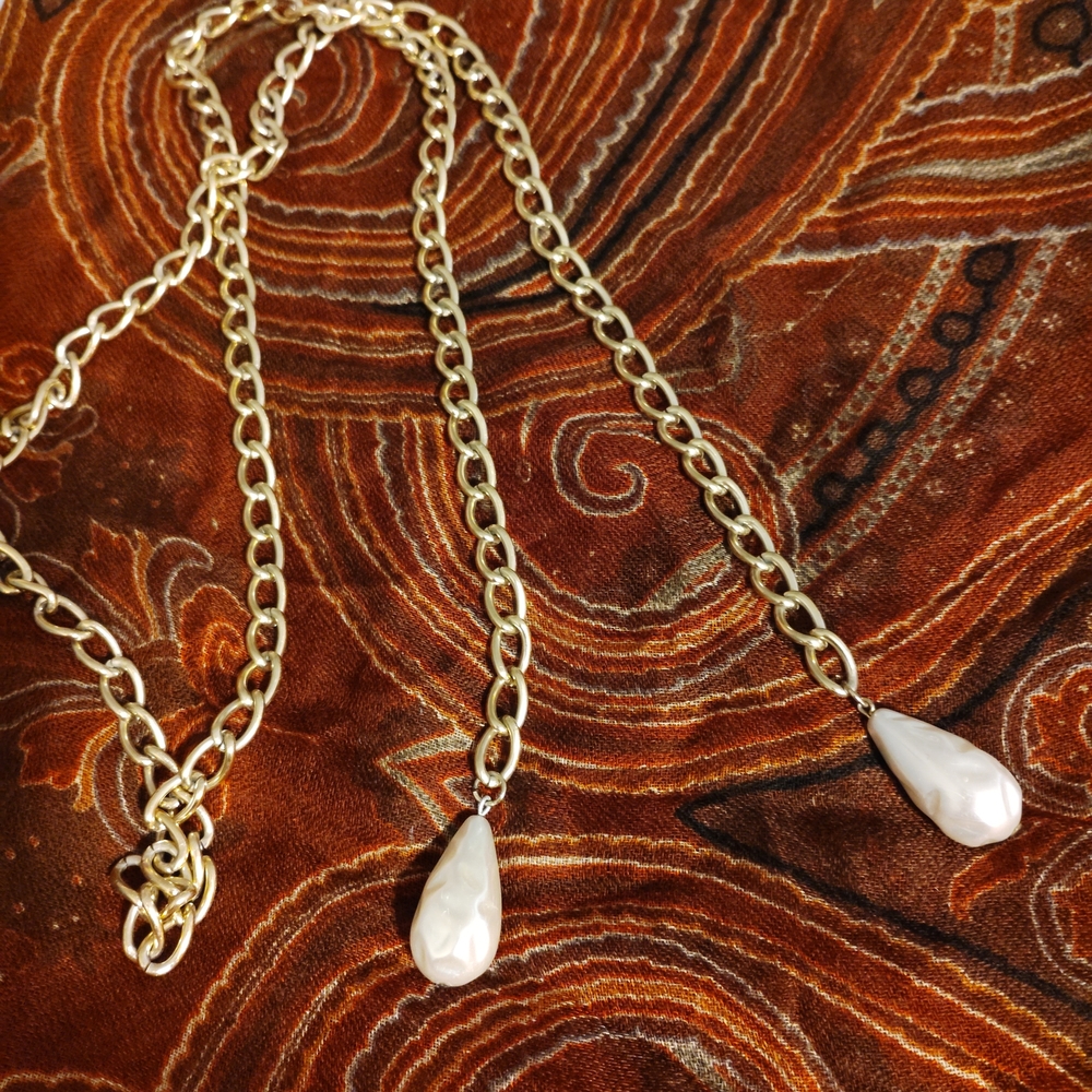 Elegant Gold Chain Belt with Pearl Accents